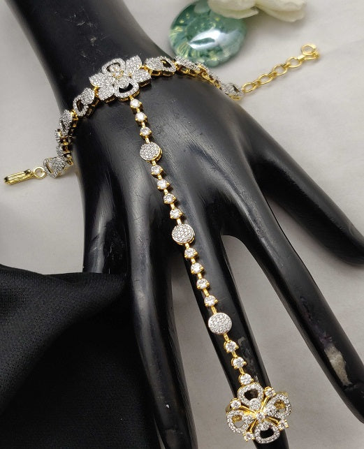 Exquisite Gold-Plated Hand Harness with White stones crystals
