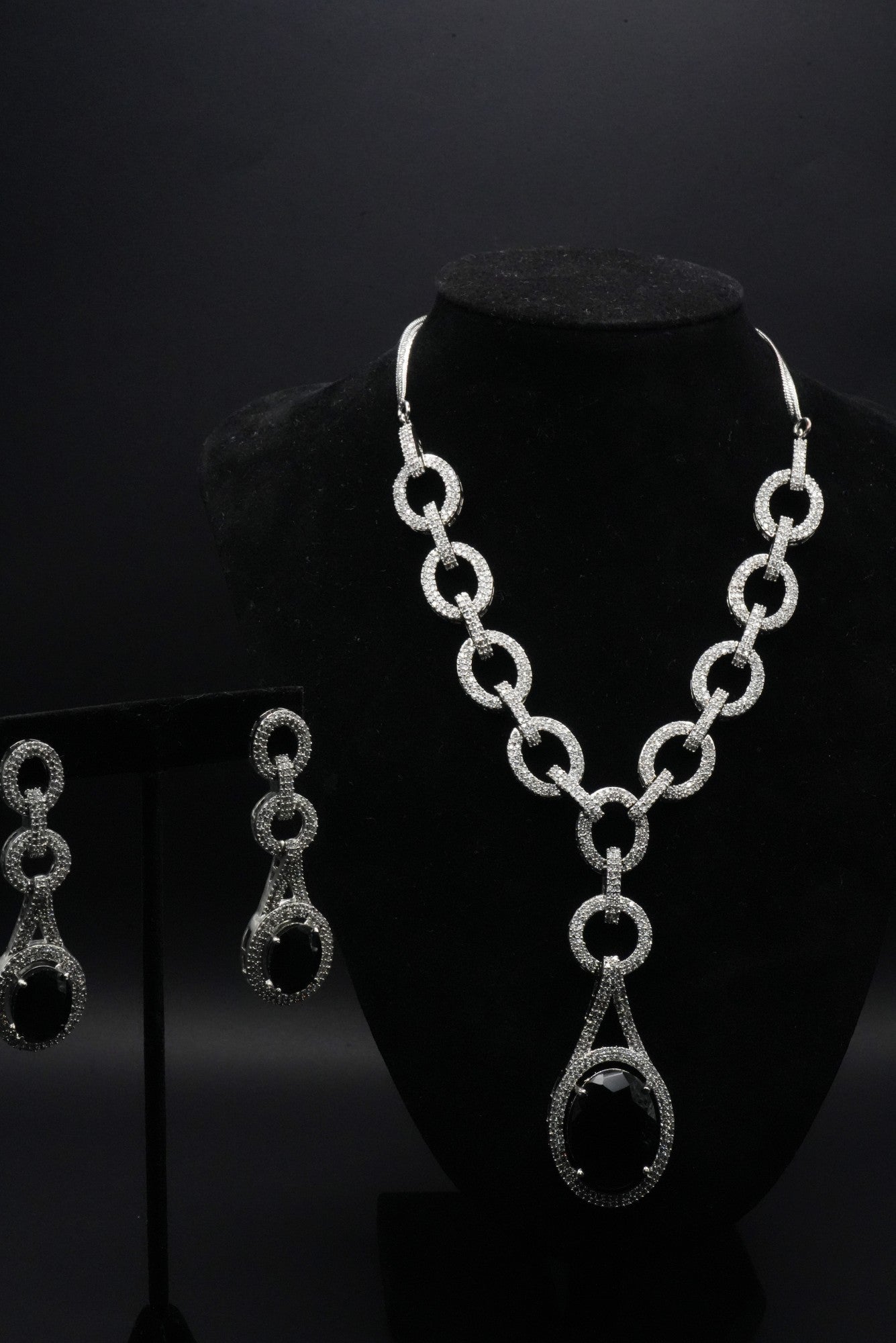 Luxurious Teardrop Black stone Silver Necklace and Earrings Set