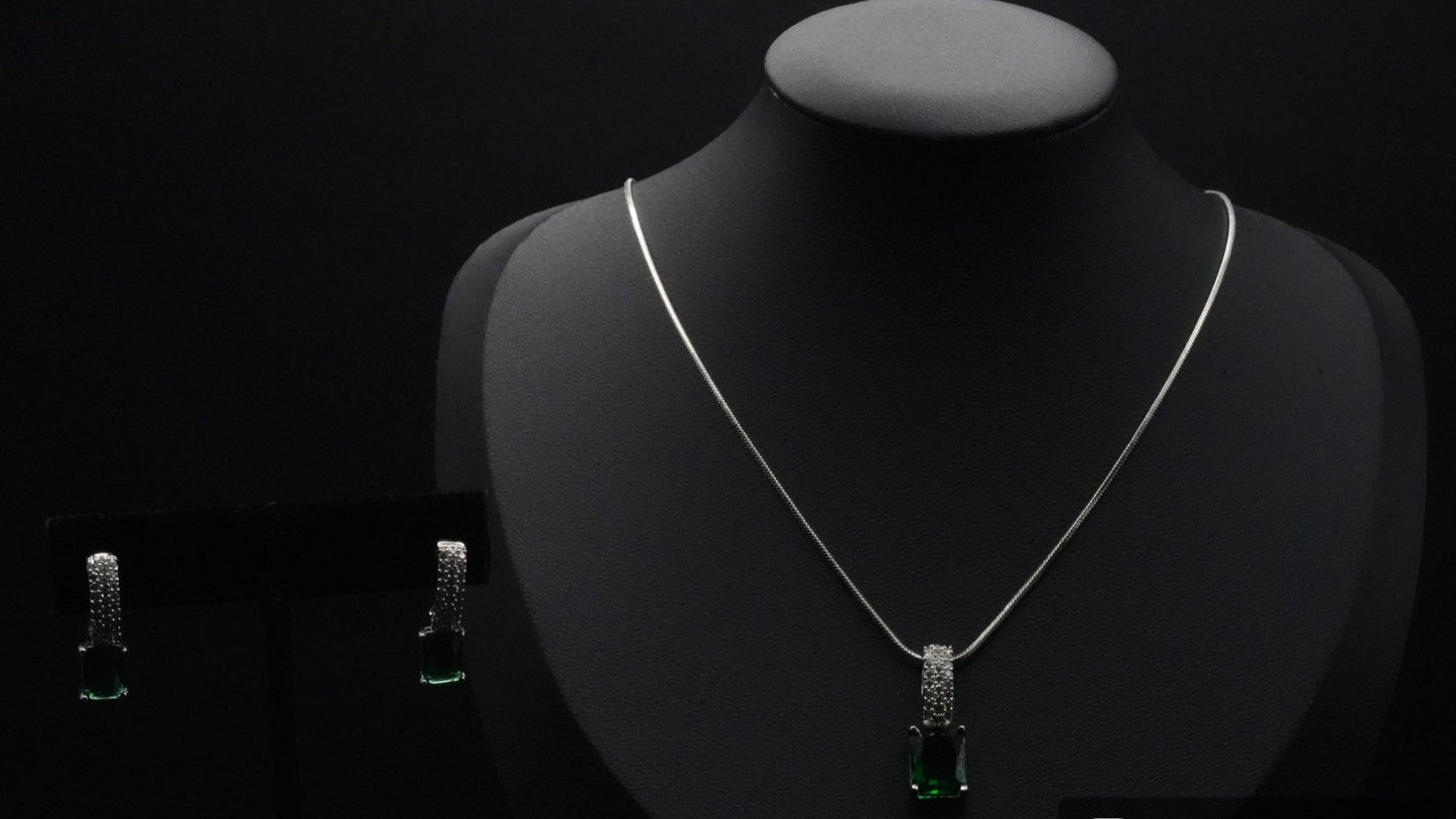 Green Emerald Radiance Jewelry Set
