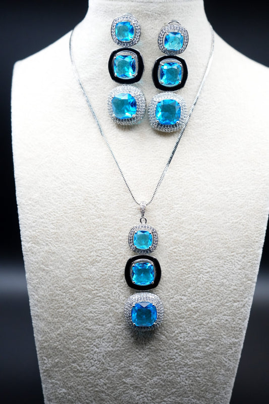 Elegant Blue chain pendent paring with beautiful Earrings.