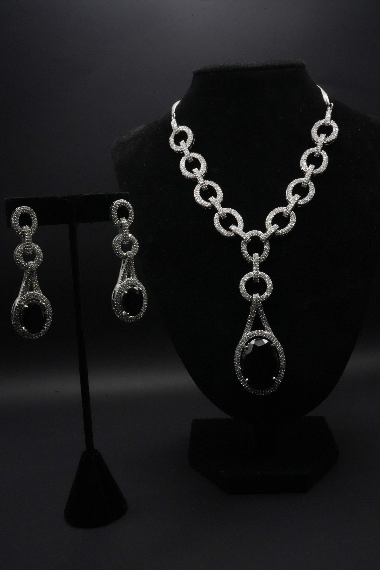 Luxurious Teardrop Black stone Silver Necklace and Earrings Set