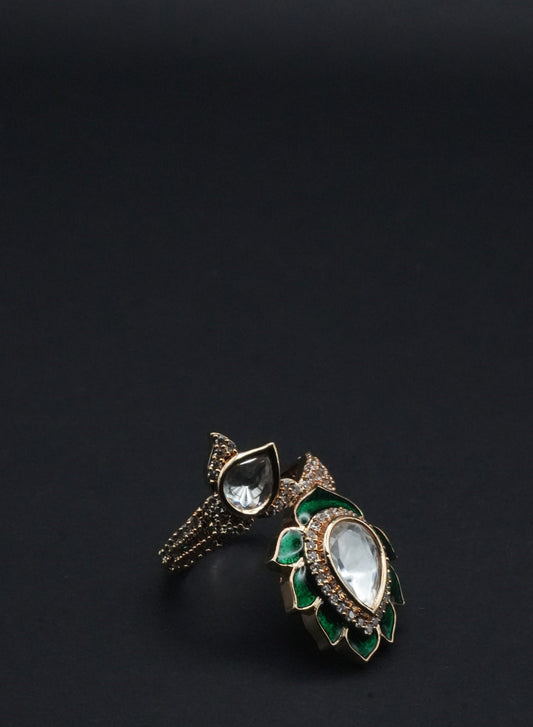 Stunning Green Accents with Clear stones Finger Ring