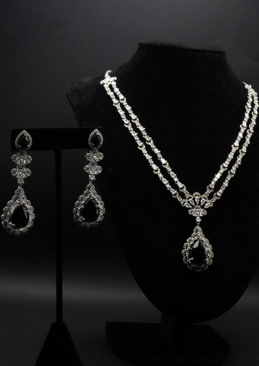 Vintage-Inspired Silver Teardrop Necklace and Earrings Set with Onyx Accents