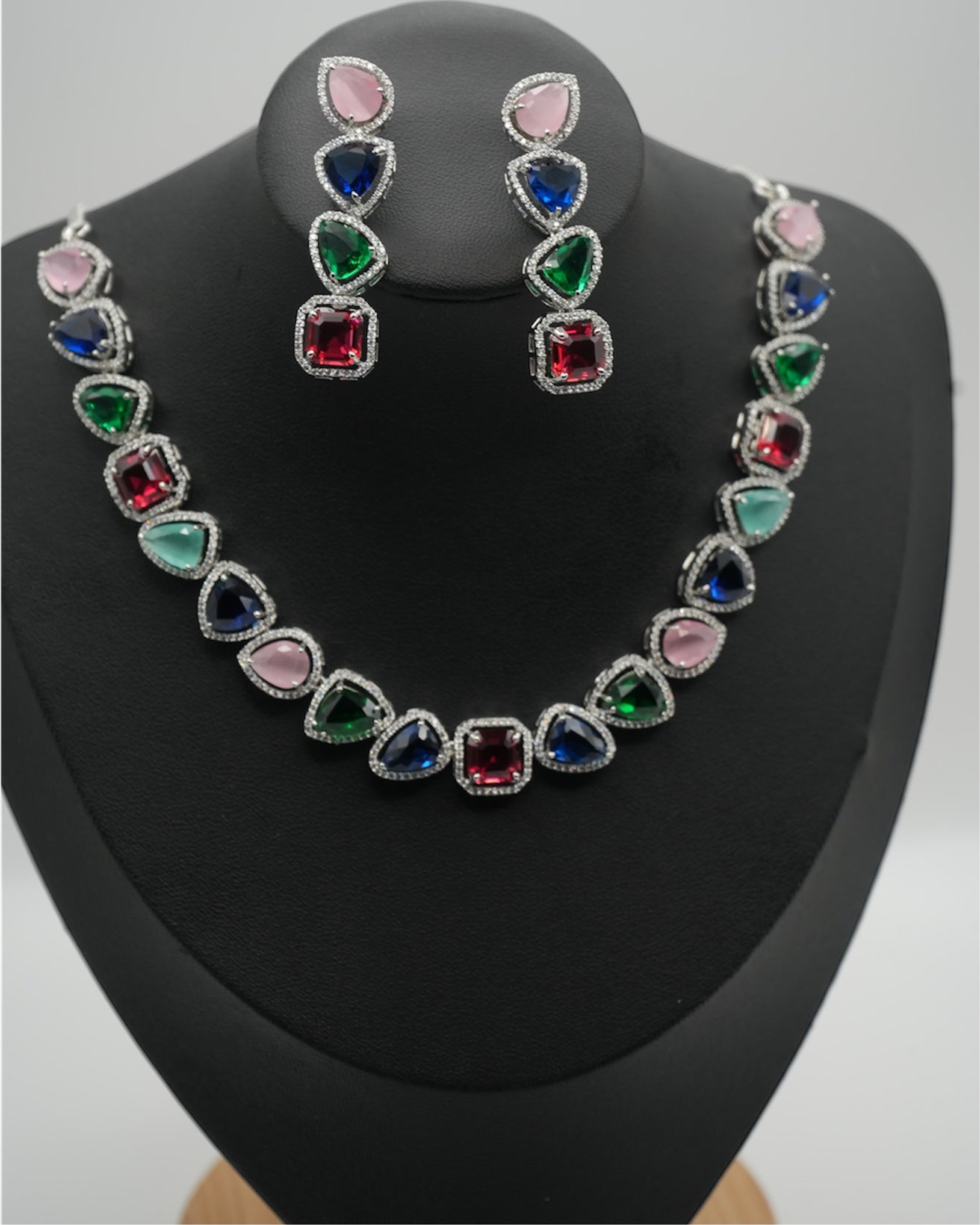 Chromatic Allure Necklace Set