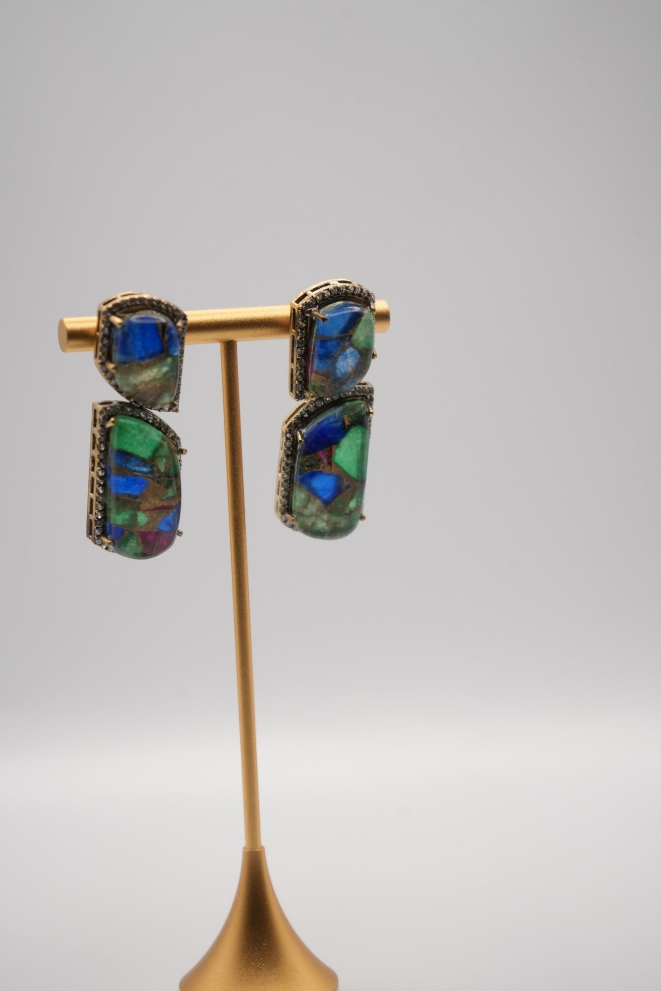Lumina Layers: Polki Kundan, Mirror, and Pearl Necklace & Earring Set