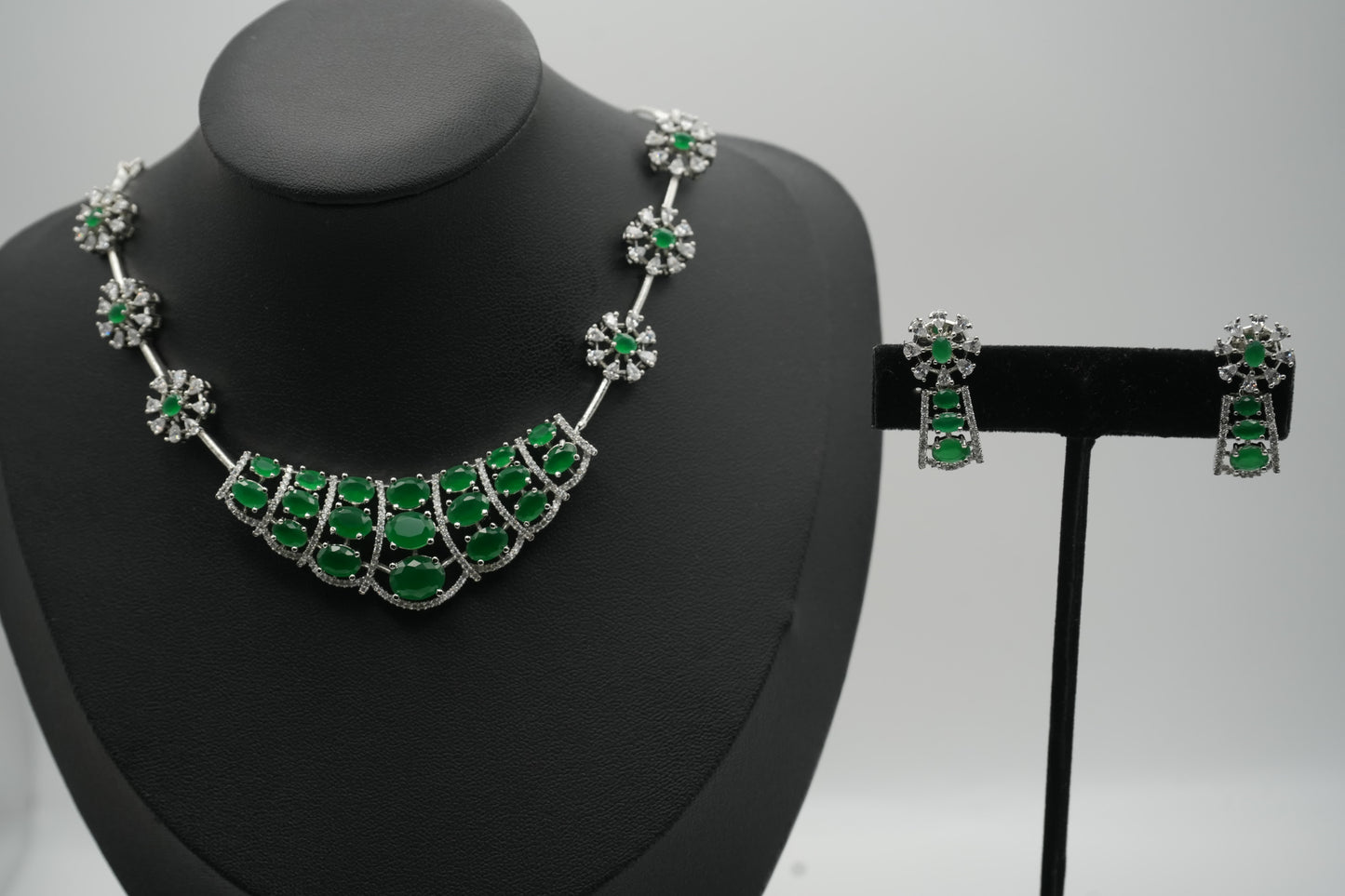 Emerald Bloom Necklace Set