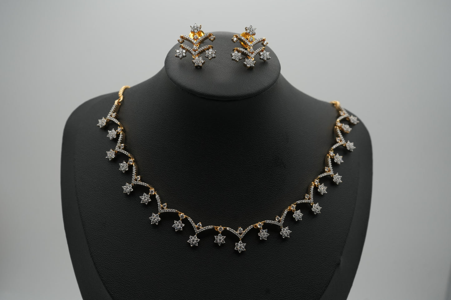 Elegant Floral Zircon Necklace & Earrings