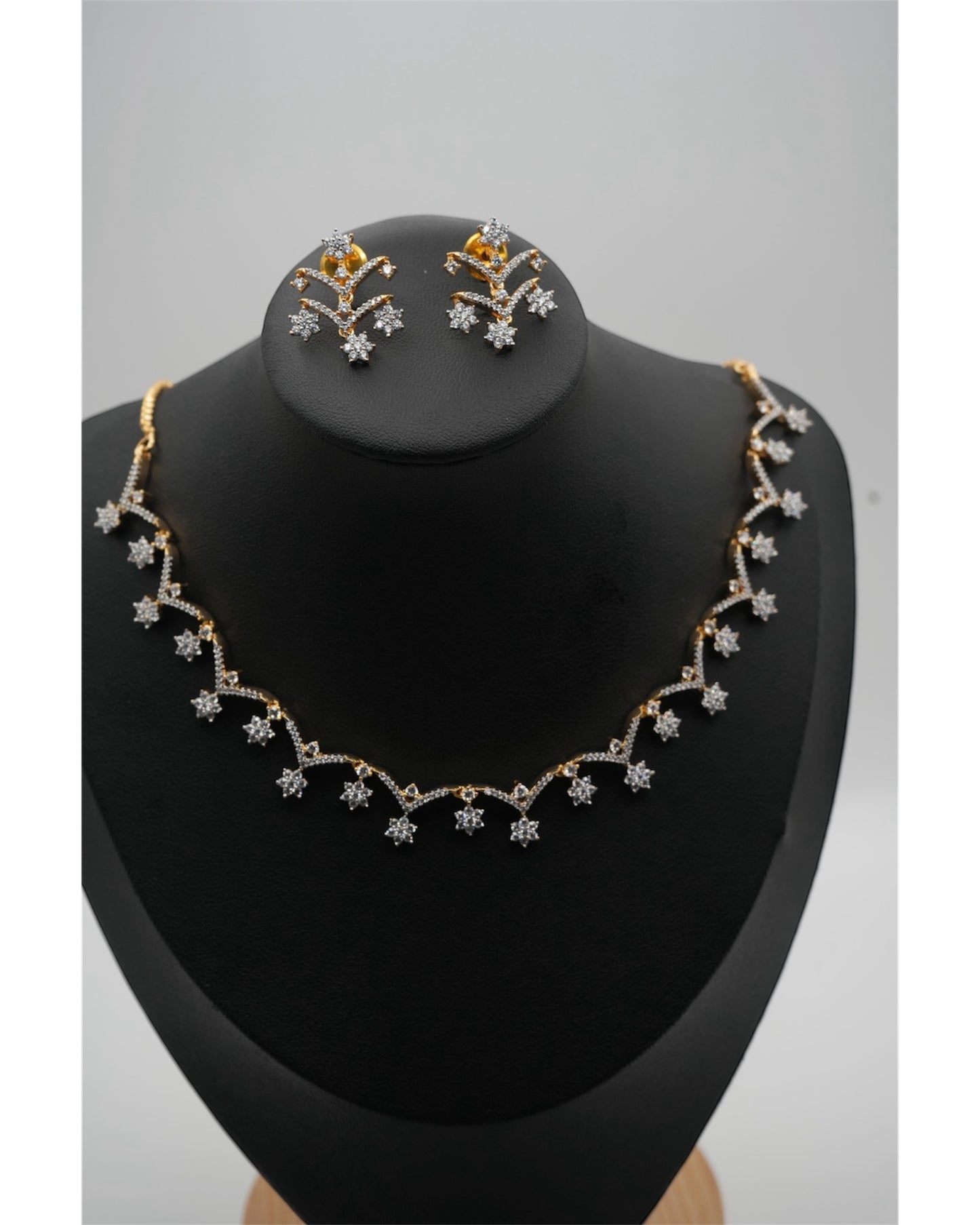 Elegant Floral Zircon Necklace & Earrings