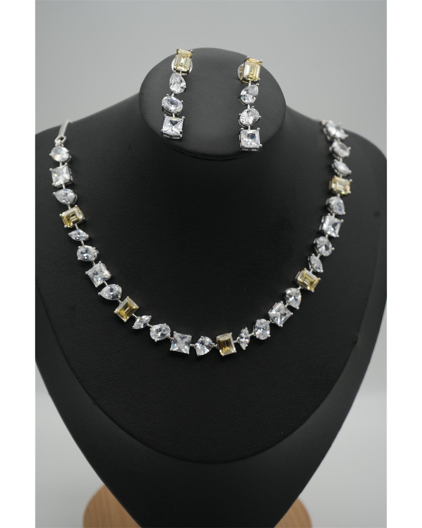 Dazzling Geometric Necklace Set