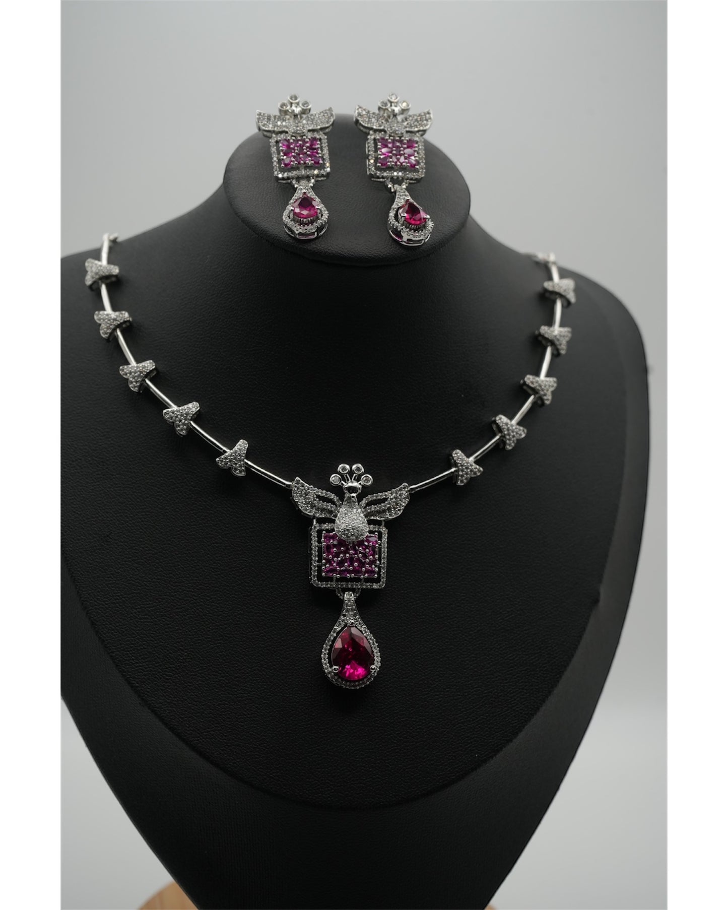 Elegant Radiance Necklace Set