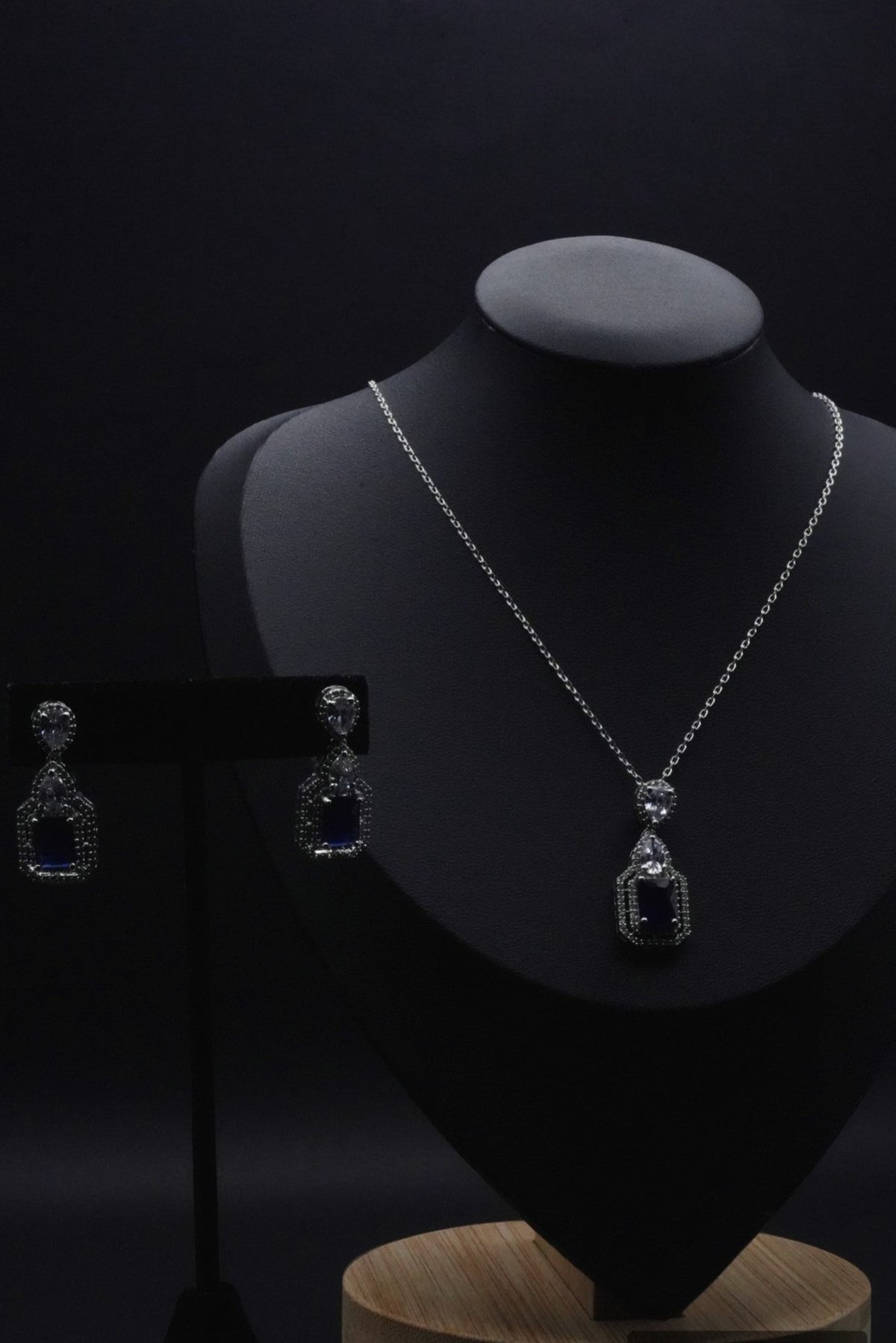 Elegant Silver coated Necklace and Earring Set with Sapphire Blue Gemstones