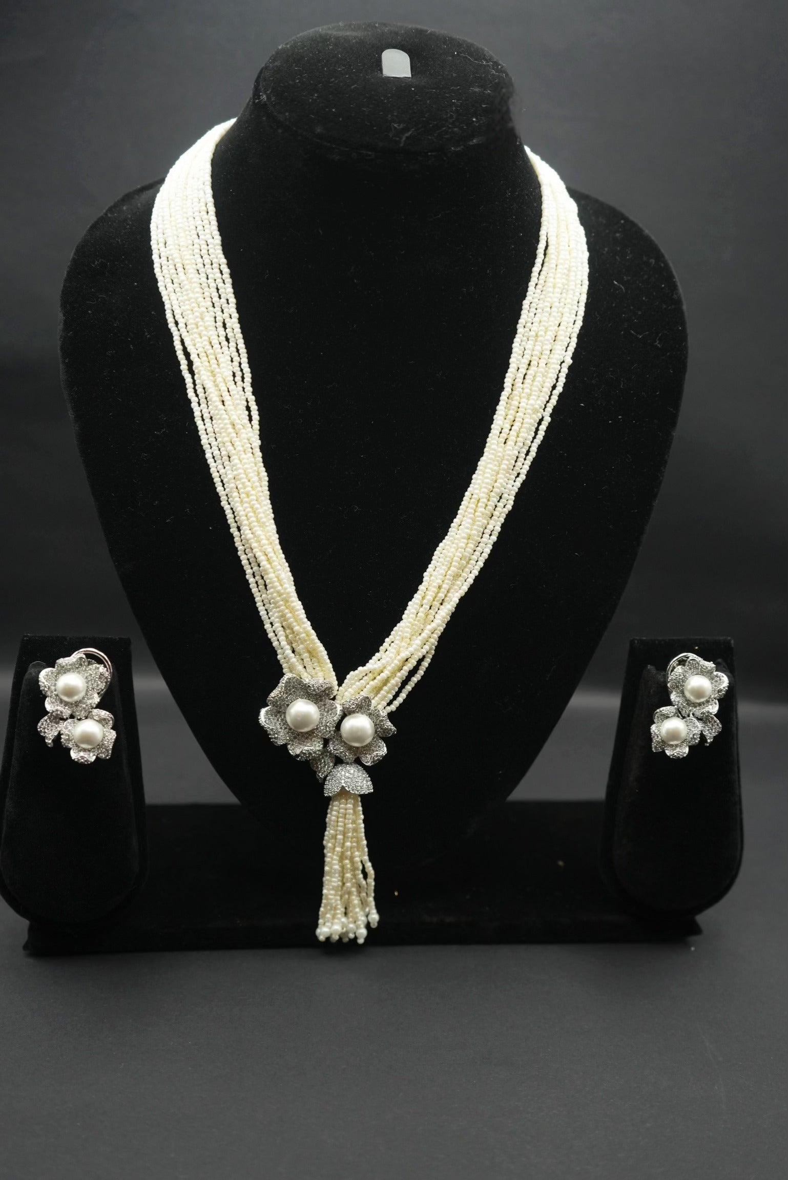 Multi-Strand Pearl Necklace Set with Floral Design