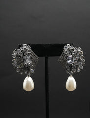 Elegant Crystal and Pearl Drop Earrings