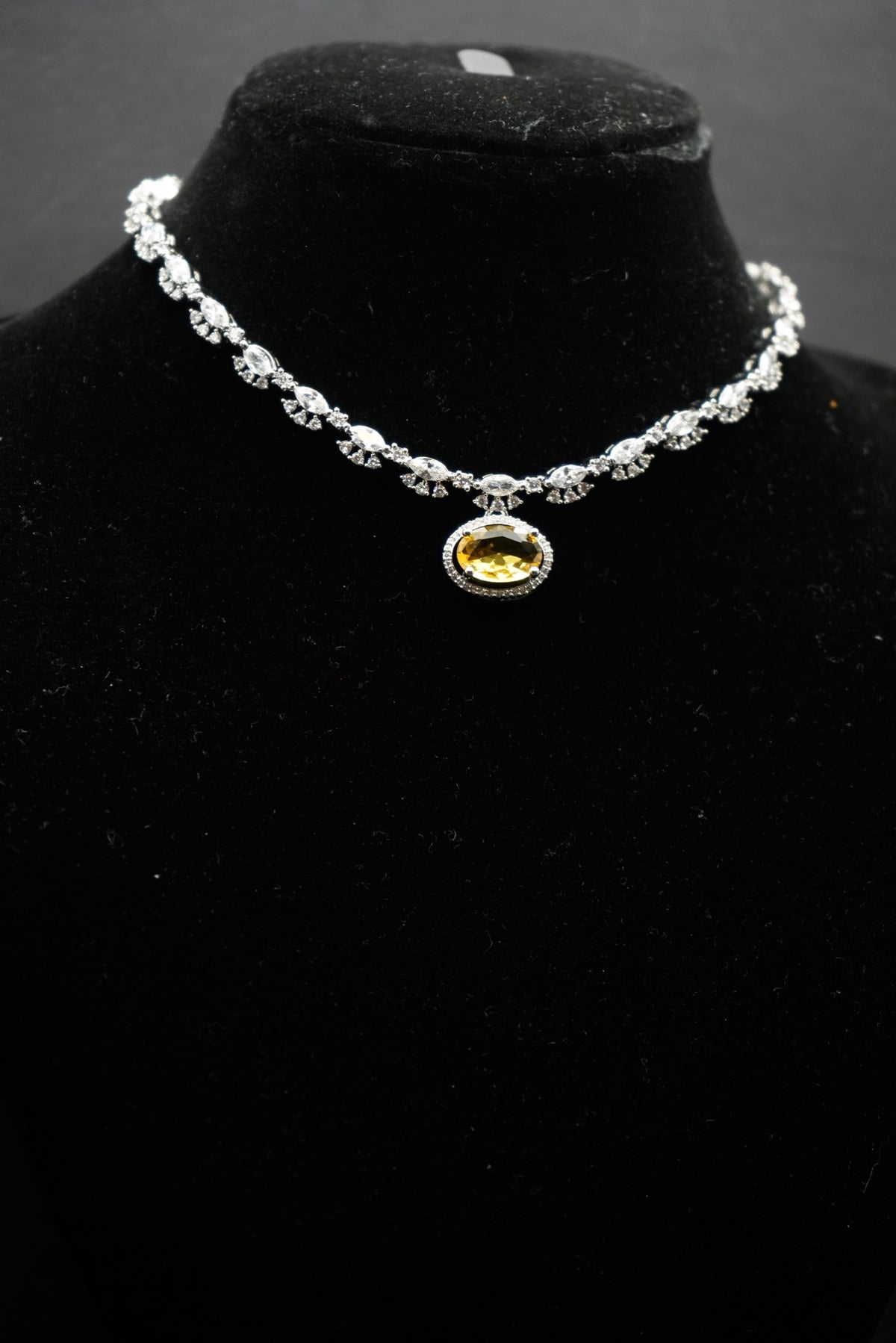 Elegant Yellow Oval Crystal Necklace and Earring Set