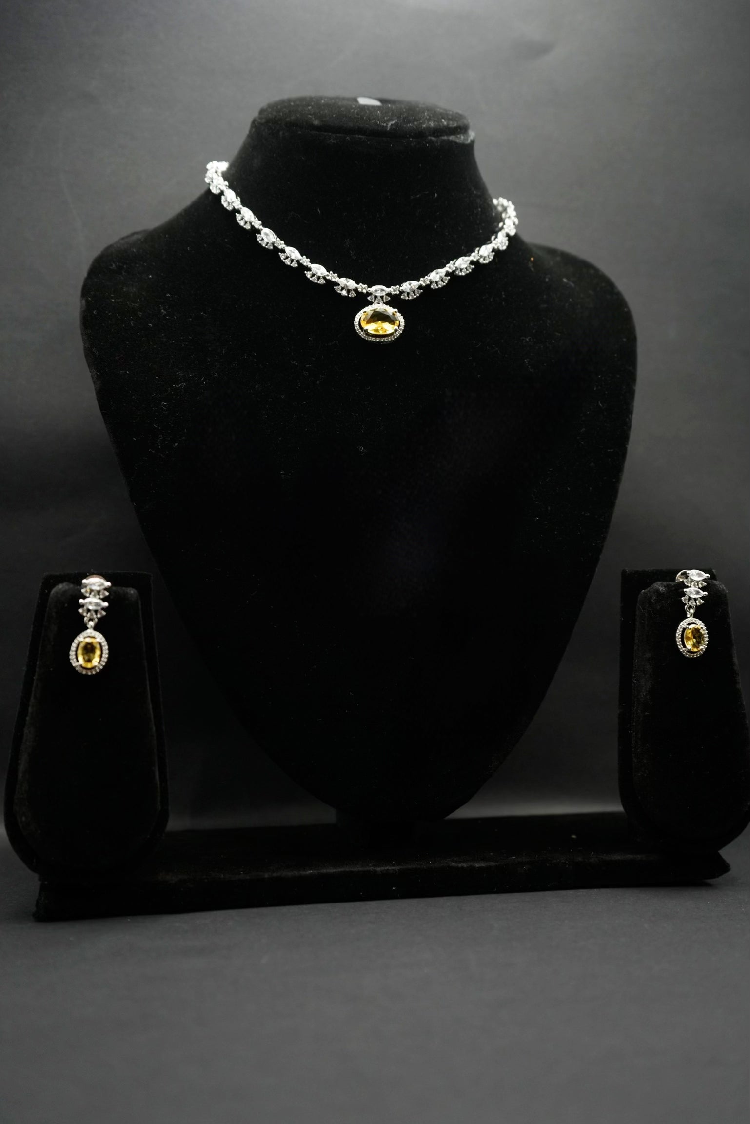 Elegant Yellow Oval Crystal Necklace and Earring Set