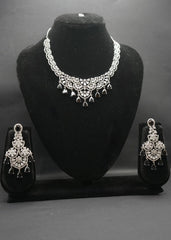 Dazzling Crystal Fan Necklace