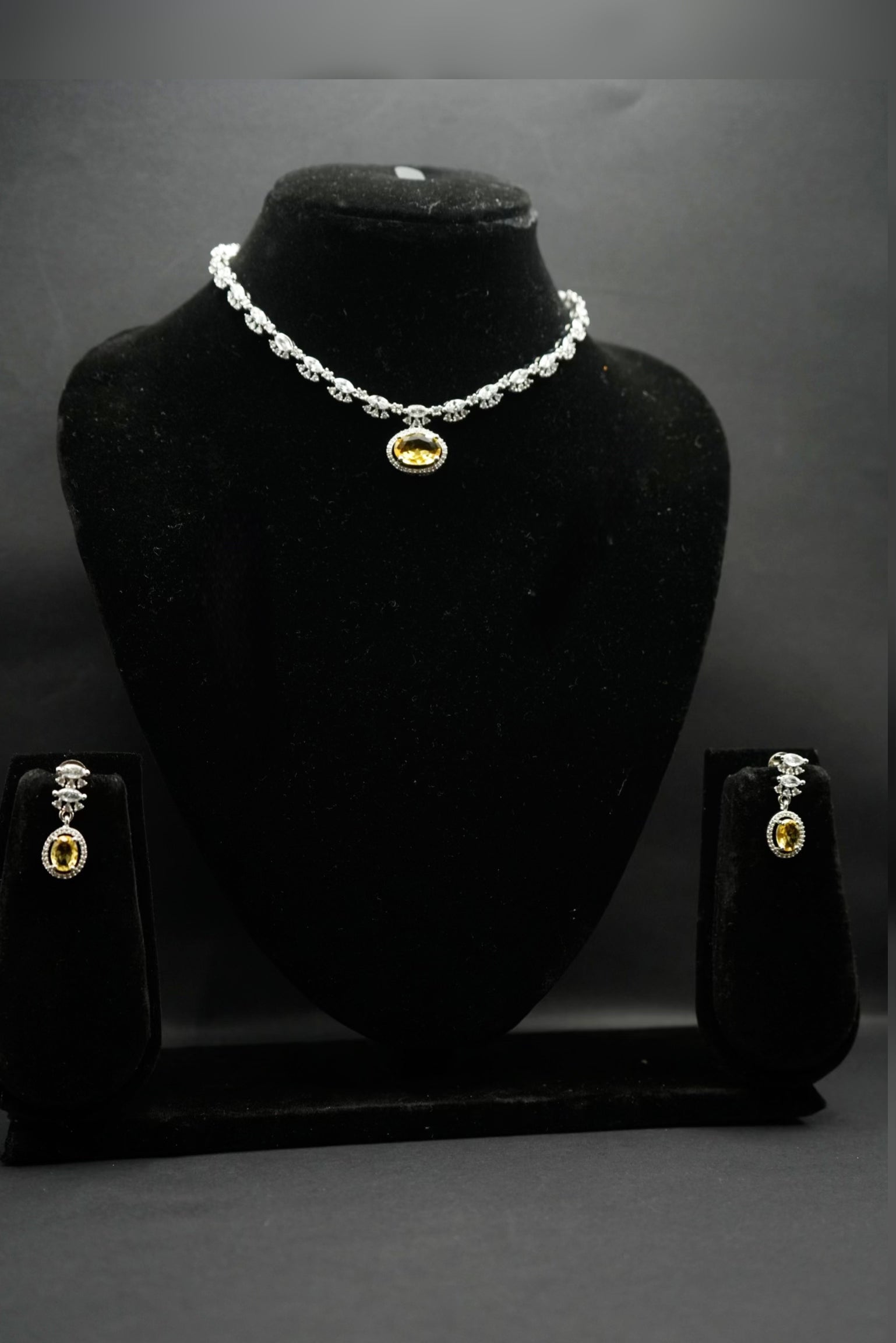 Elegant Yellow Oval Crystal Necklace and Earring Set