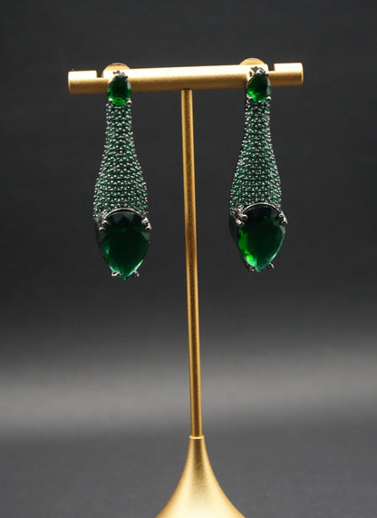 Green stones Elegance Drop Earrings